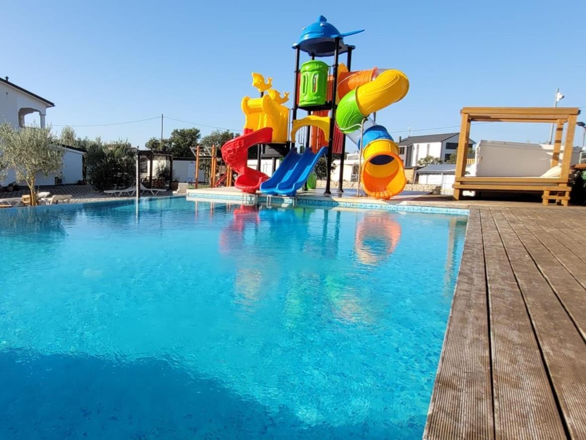 Mobilehome Elena Premium With Pool, Istria Banjole Eksteriør bilde